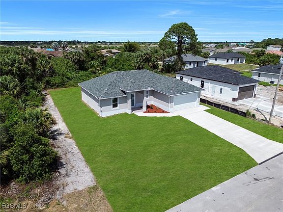 2nd image of 330 Larose Ave