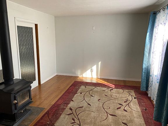 2nd image of 3111 Erbbe St NE