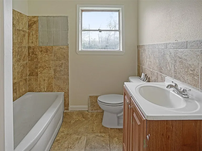 5946 Beldart St — Photo 9