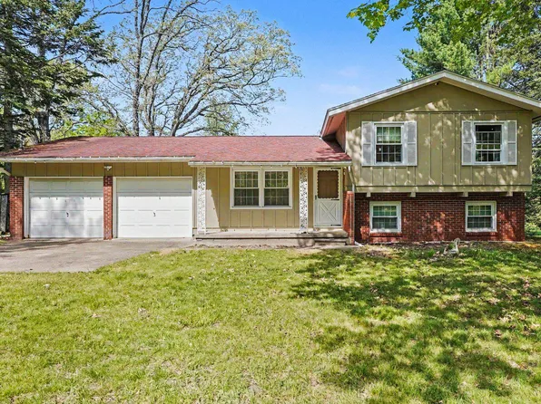 1860 S Jackson Ave, Harrison, MI 48625