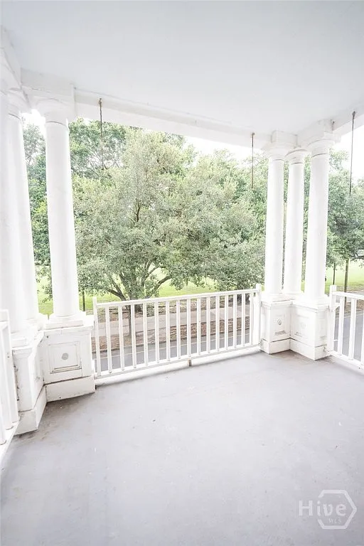 1 bed, 1.0 bath, 900 sqft, $1,975 — Photo 2