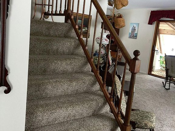 2nd image of 2300 Marjorie Ln