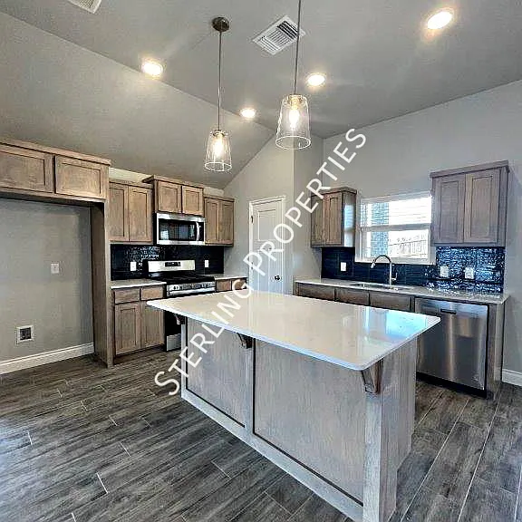 3905 N West 177th St — Photo 3