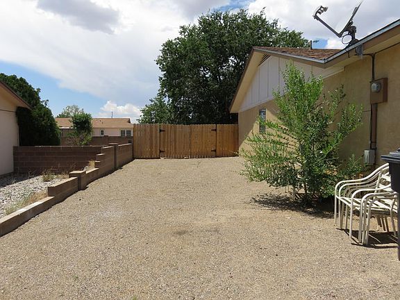 3rd image of 675 Littler Dr NE