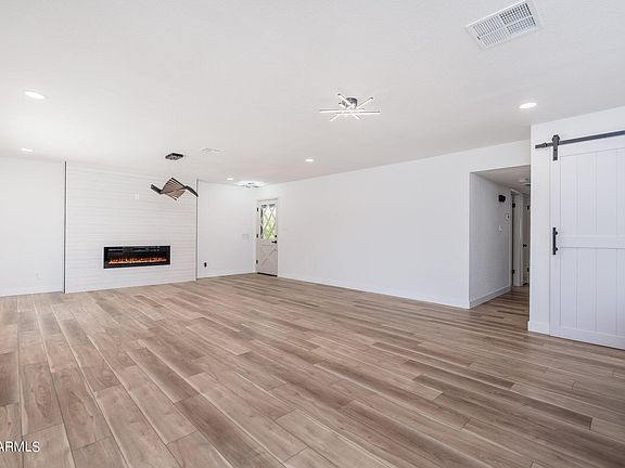 5th image of 8755 E HUBBELL Street