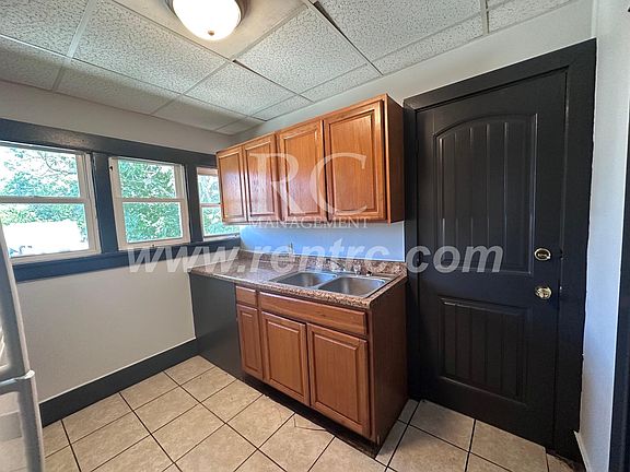 2nd image of 2403-2 E Main St