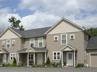 17 Edgefield Ln #2, Brunswick, ME 04011