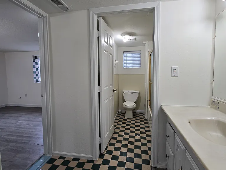 4241 S Kenyon St #B — Photo 9