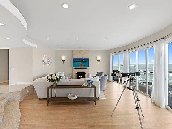 5th image of 6392 Camino De La Costa