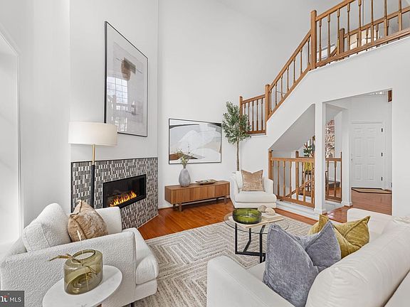 4th image of 1509 Deer Point Way