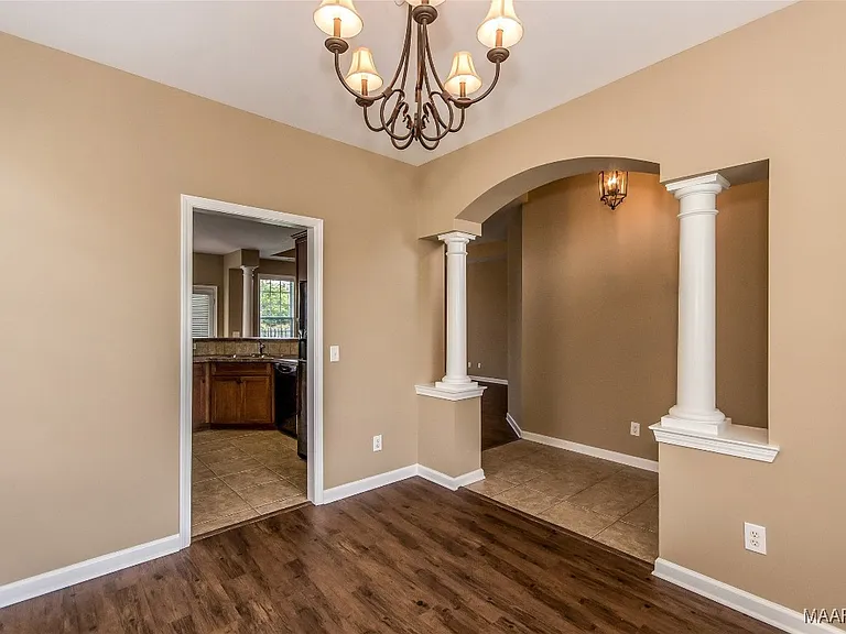 9625 Helmsley Cir — Photo 8
