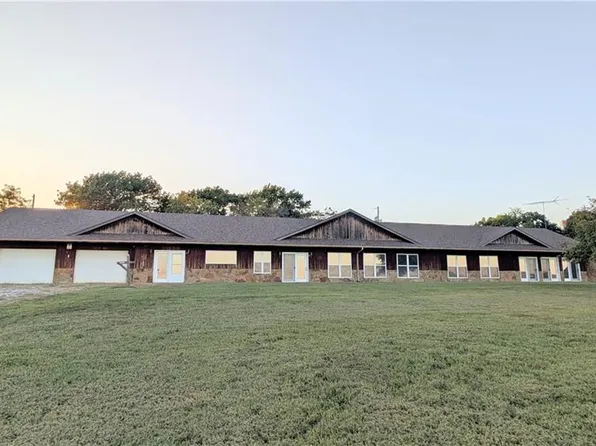 742 S 935th Rd, El Dorado Springs, MO 64744