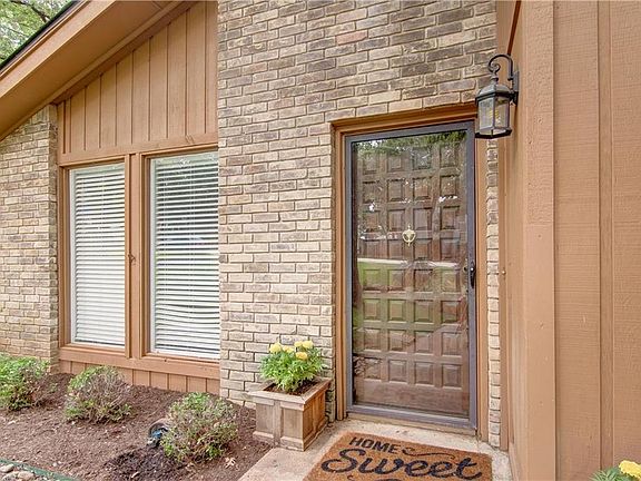 3rd image of 418 Lakevista E