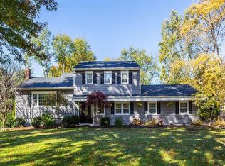 871 Middletown Lincroft Rd, Middletown, NJ 07748