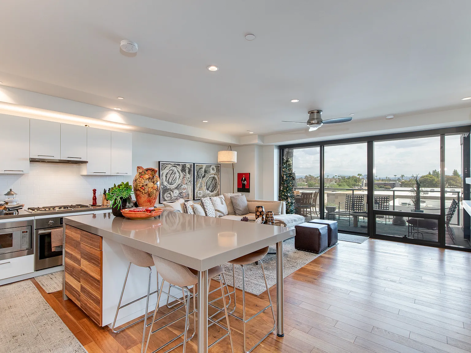 2 bed, 1306 sqft, $4,950 — Photo 1