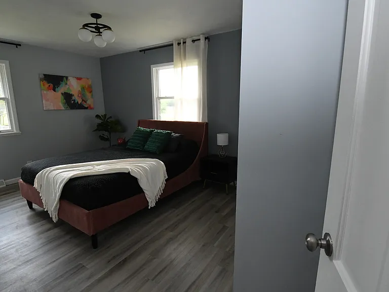 Courtland Ave — Photo 10