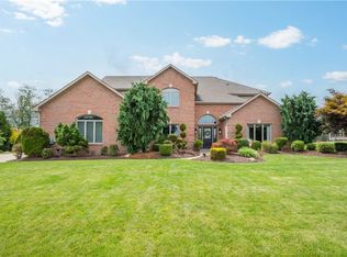 203 Farmington Dr, Venetia, PA