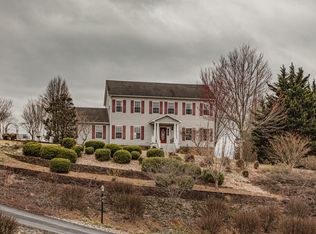 40 Dalewood Dr, Lexington, VA 24450