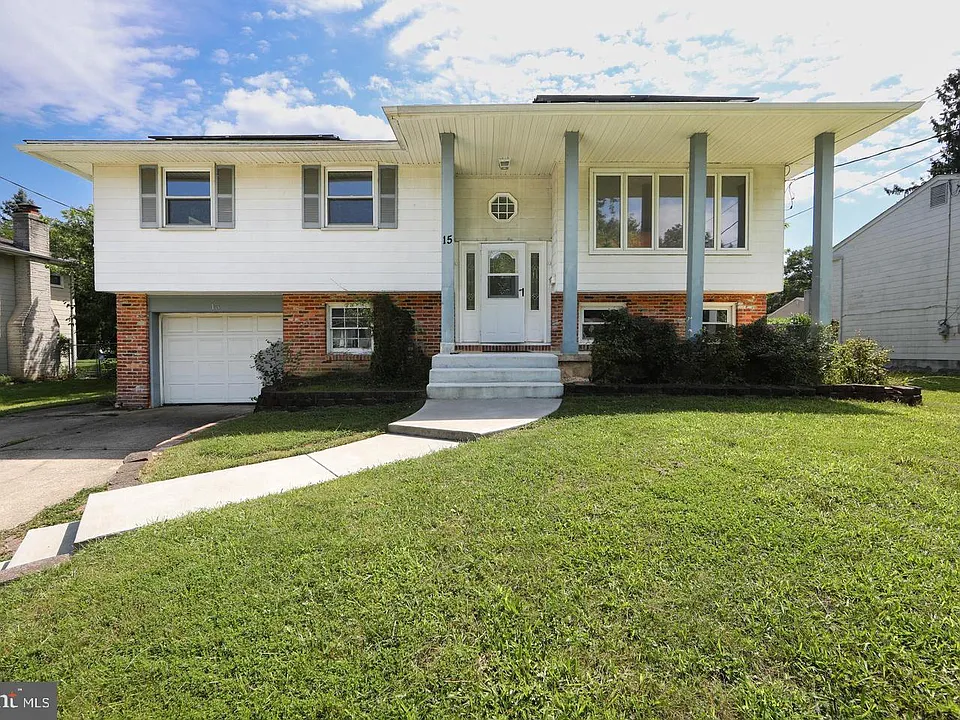 15 Knollwood Dr