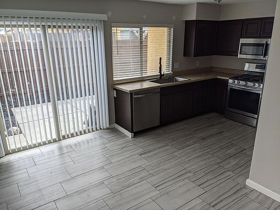 2nd image of 1417 Hialeah Dr APT C