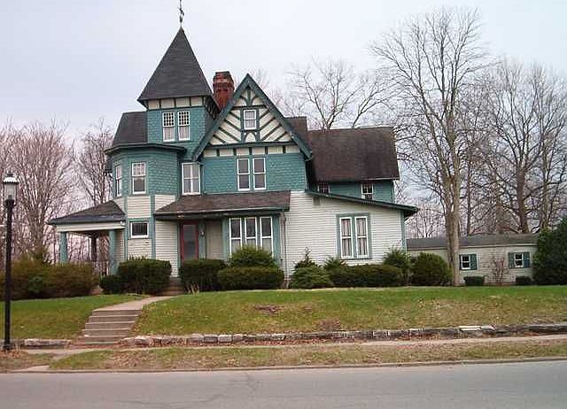 2nd image of 1107 W 8th St