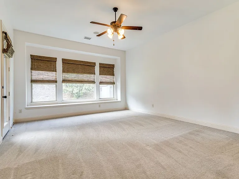 1436 Foster St — Photo 11