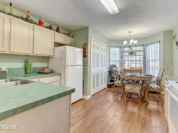 5th image of 5854R Liska Dr