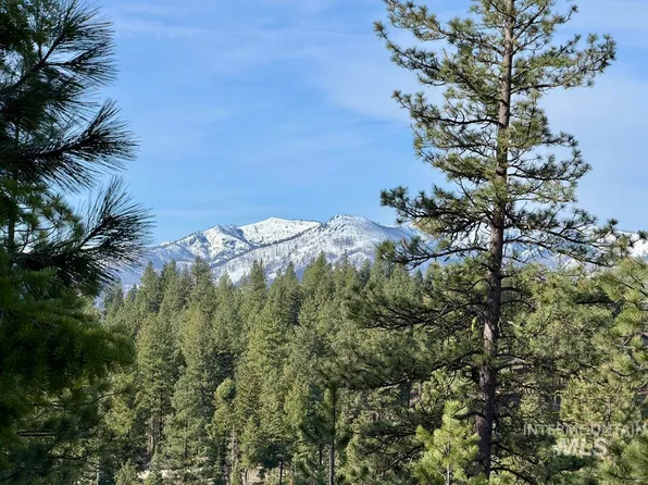 11 Augustus Way, Cascade, ID 83611