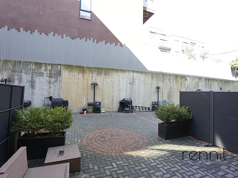 581 Van Buren St #1 — Photo 2