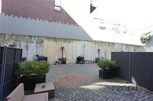 581 Van Buren St #1 Photo 1