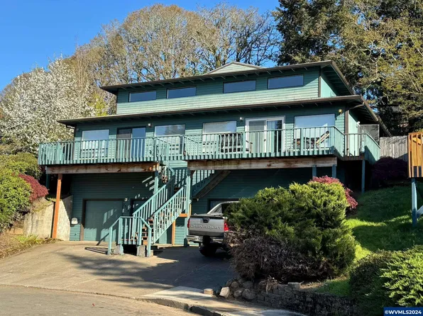 1555 Fircrest Ct SE, Salem, OR 97306