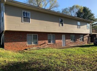 911 Weaver Branch Rd, Bluff City, TN 37618