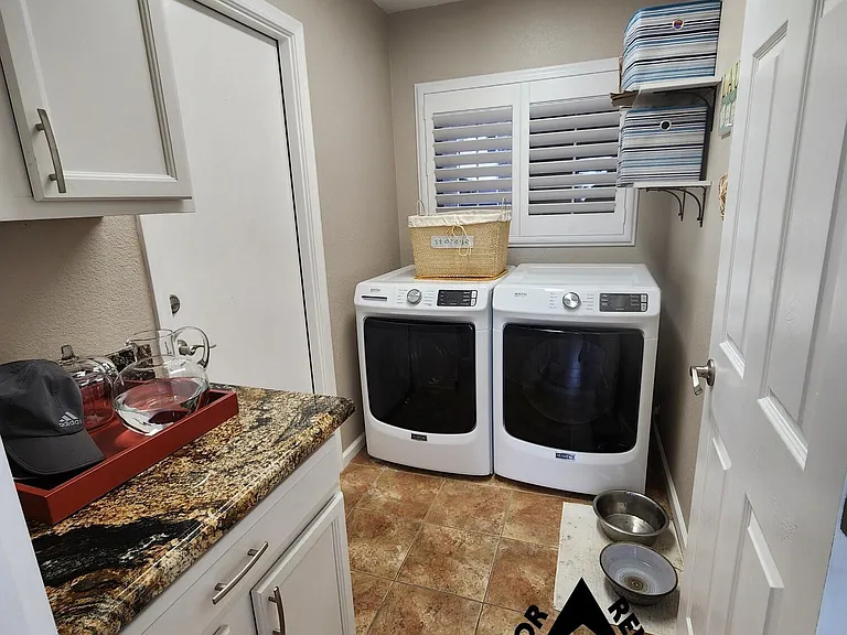 15548 W Catalina Dr — Photo 24