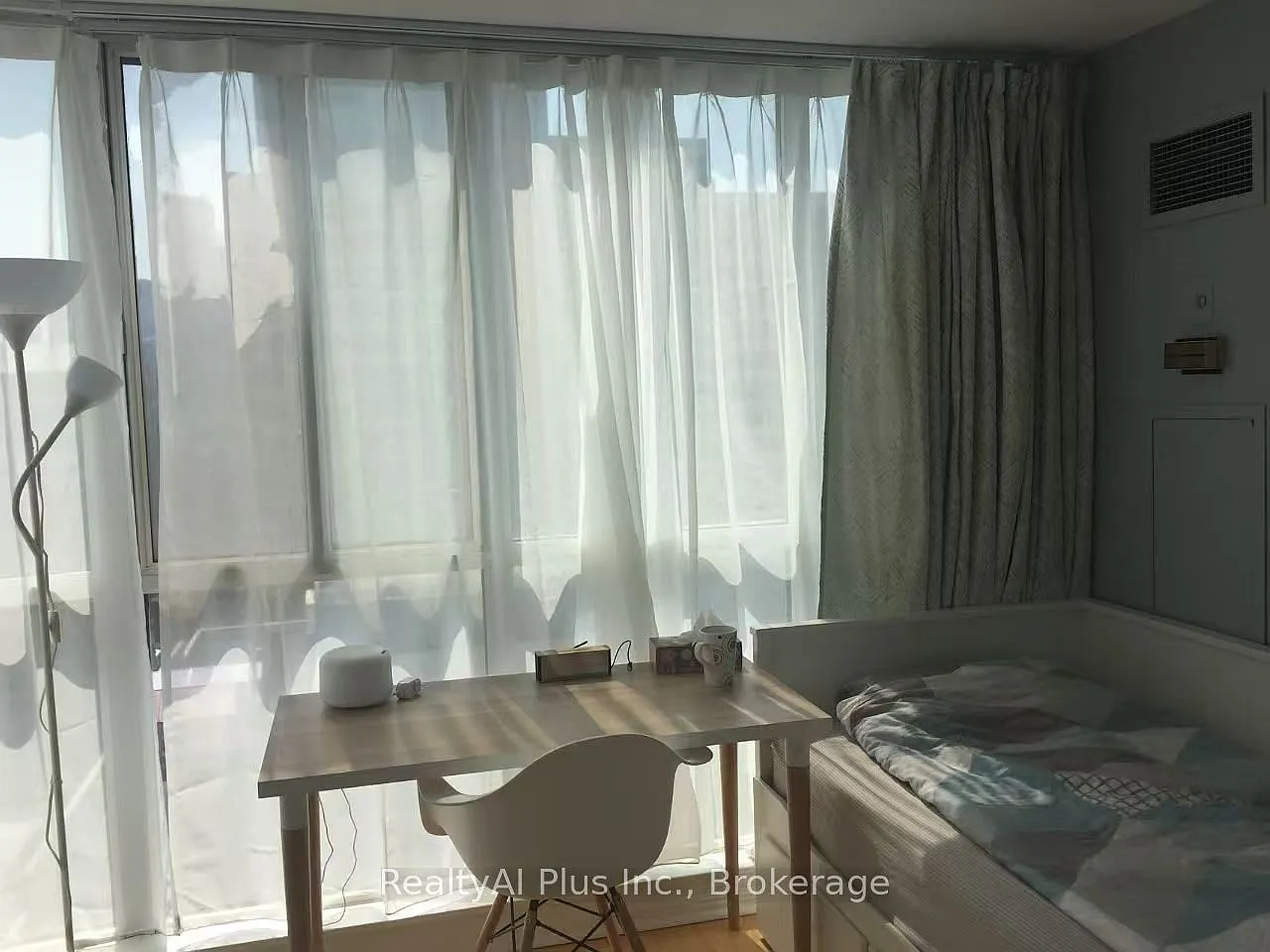 2 bed, $2,790 — Photo 4