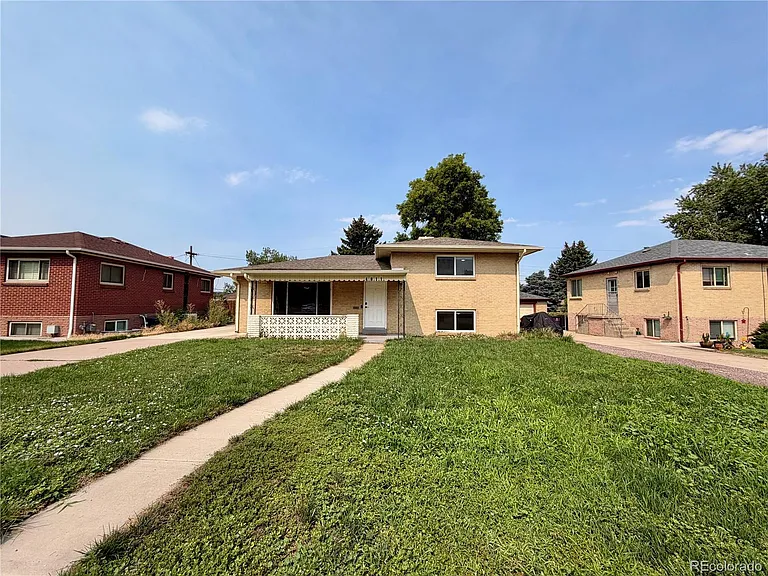 4811 Fenton St — Photo 1