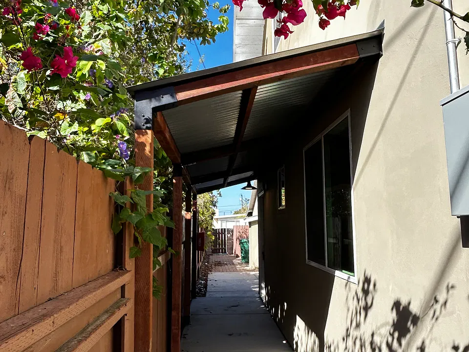 3565 Luna Ave