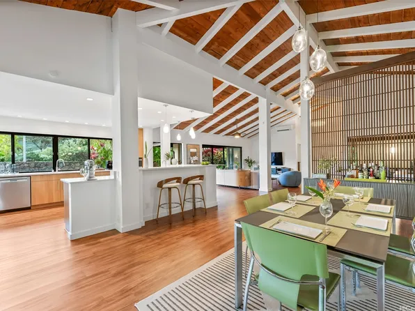 7228 Onohi St, Honolulu, HI 96825