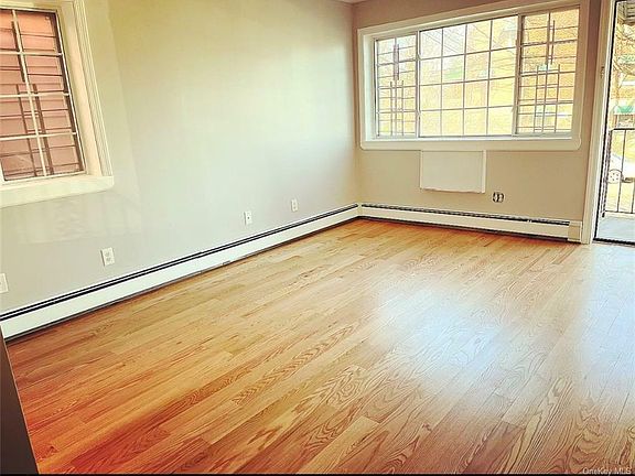 3rd image of 3515 Paulding Ave APT 2