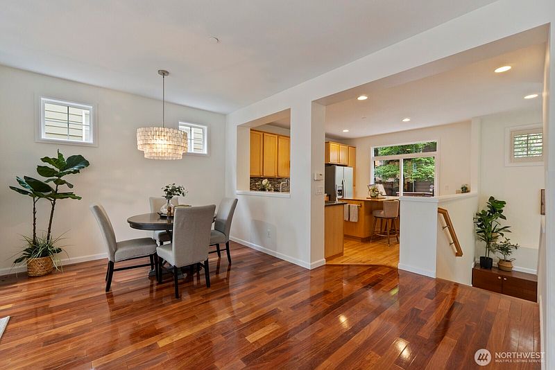 5th image of 71 Sunset Court NW
