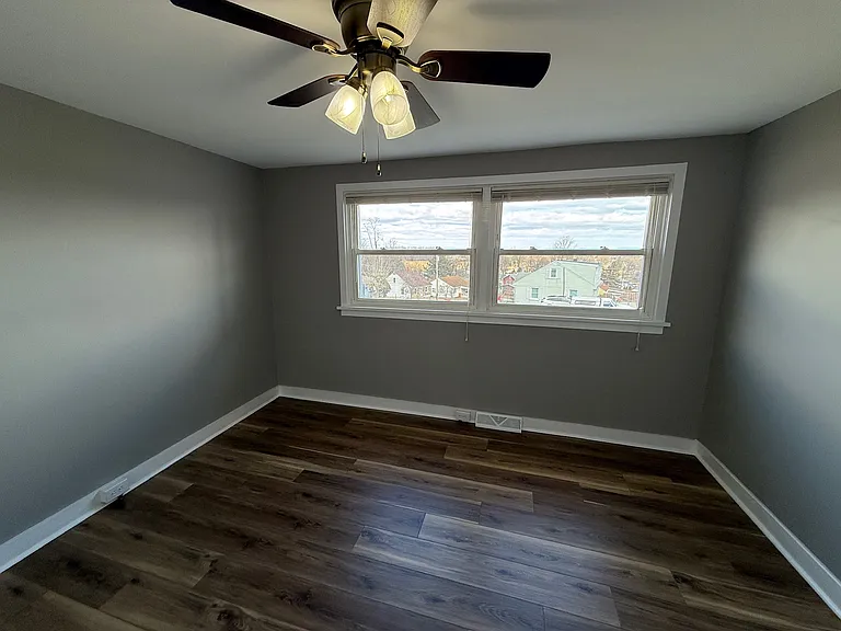 210 Hill St — Photo 19