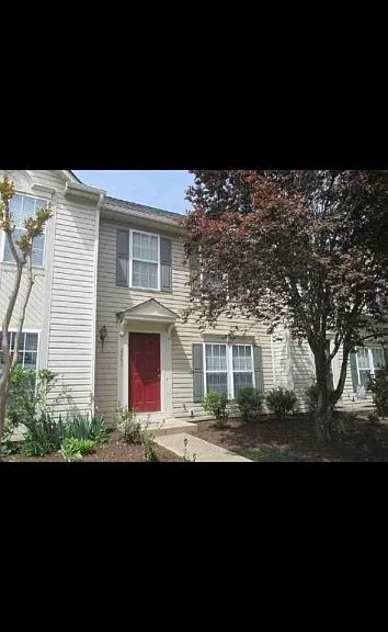 2808 Queensland Dr — Photo 1