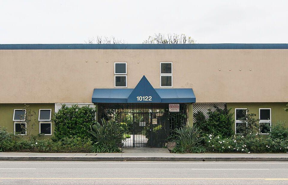 2nd image of 10122 Palms Blvd APT 26