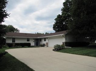 2786 Meadow Park Dr, Kettering, OH 45440