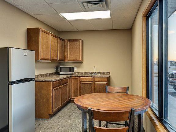 2nd image of 1002 Elm St NE #2205469