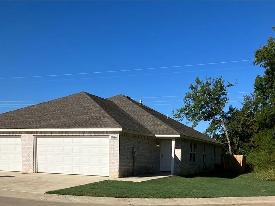 1511 Rosewood Dr