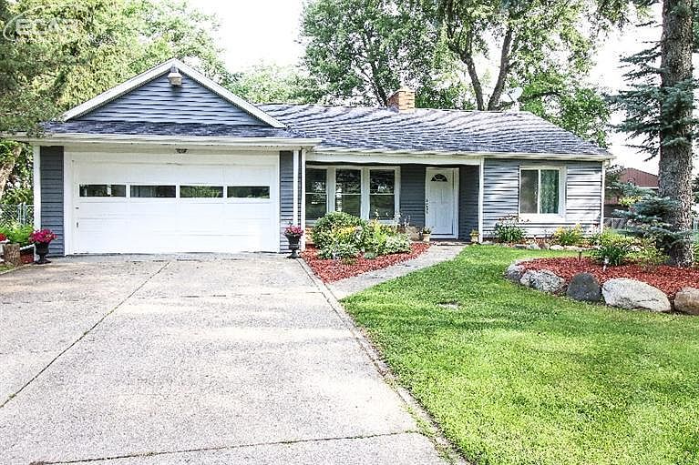 1st image of 2512 W Shiawassee Ave