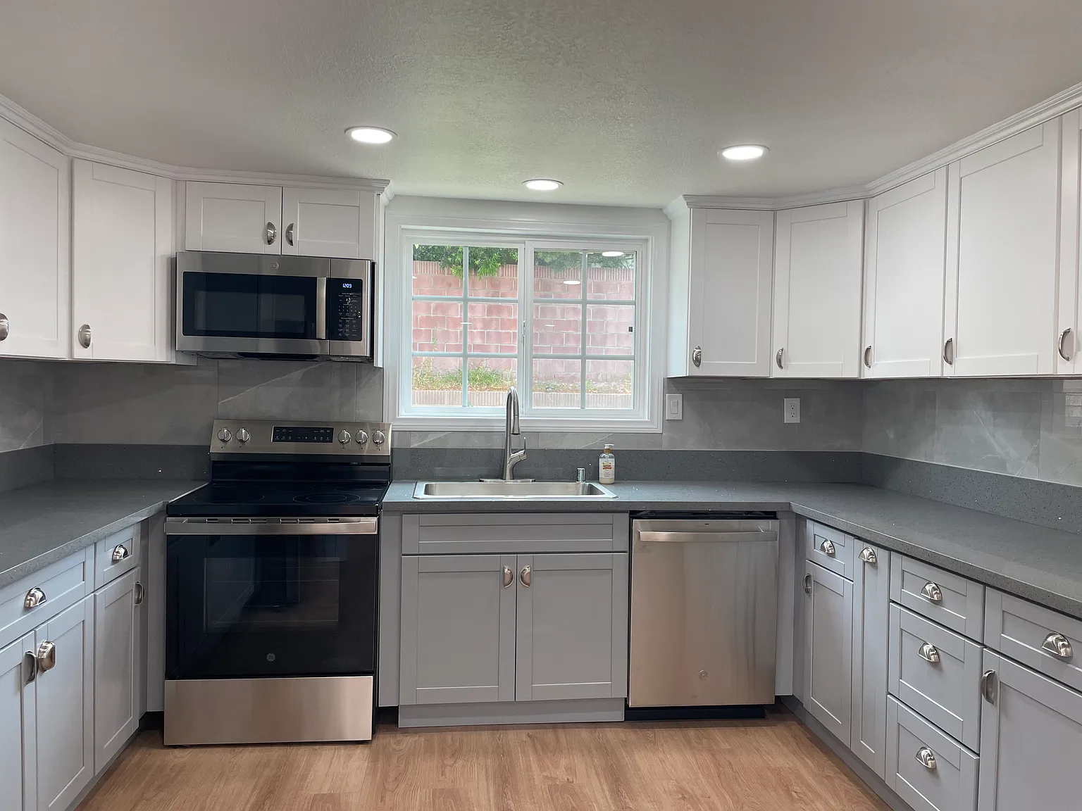 1 bed, 524 sqft, $1,800 — Photo 2