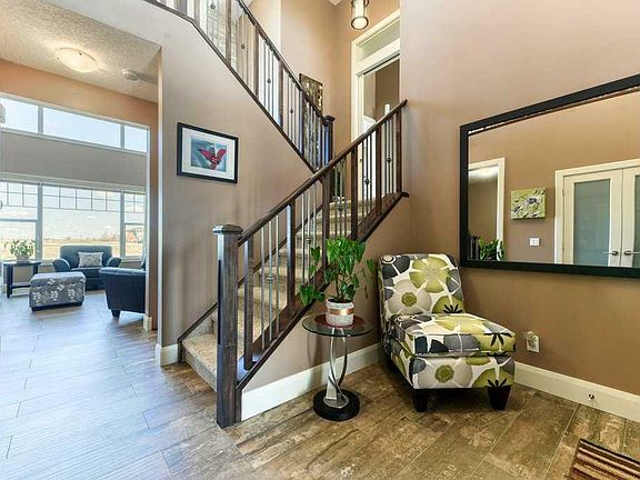 4th image of 312 Boulder Creek Cres SE