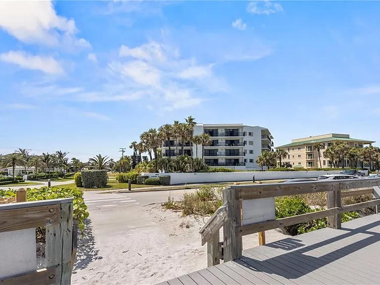 4101 Ocean Dr — Photo 35