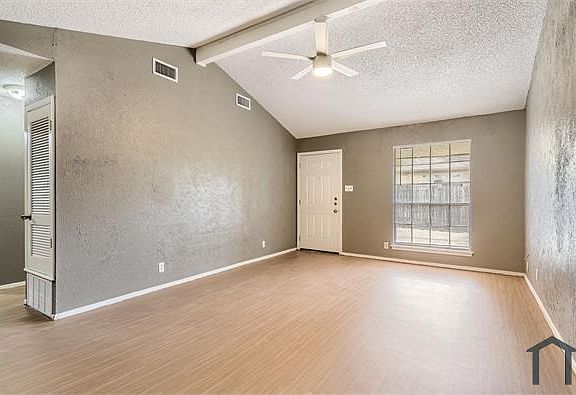 3rd image of 2516 Glen Springs Way #B